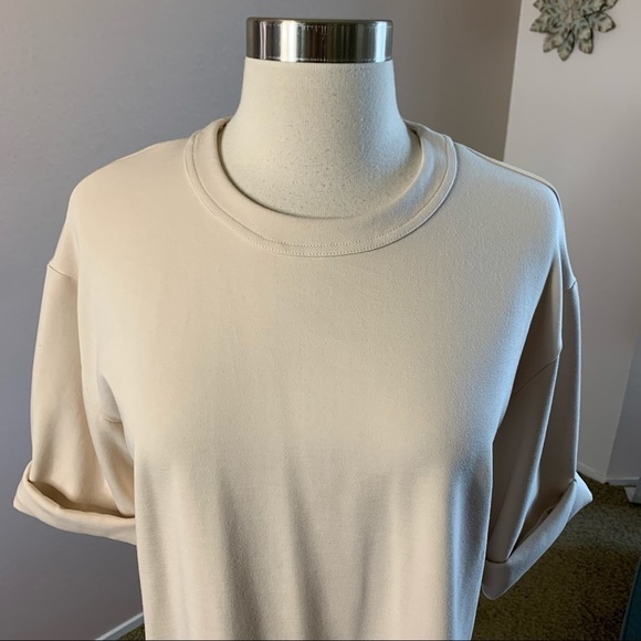 Club Monaco  TShirt With Roll Up Short Sleeves S/P - Picture 5 of 9